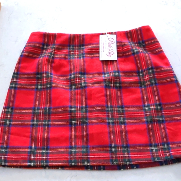 Red plaid skirt - Picture 1 of 2
